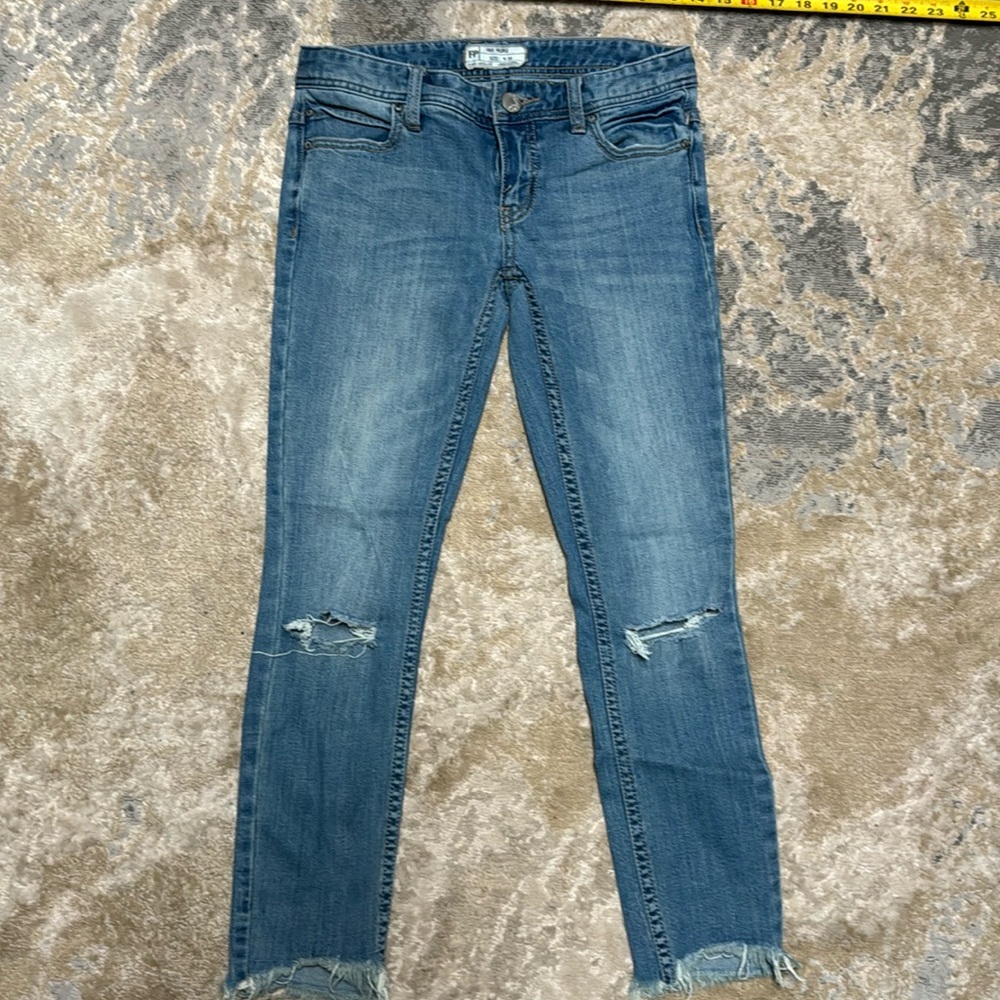 Free people distressed skinny jeans raw hem 25